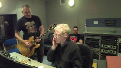 The Straps recording in Pat Collier's studio 26/1/2013 - Photo by Pete Davies - click to enlarge